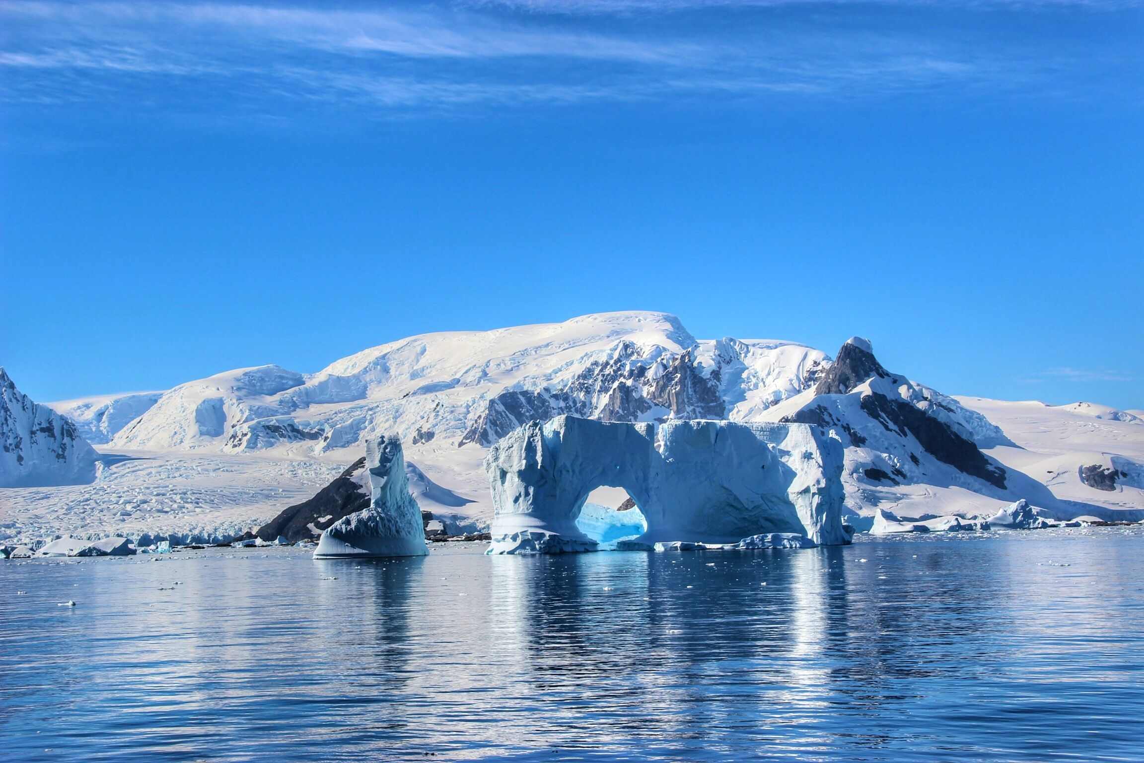 破冰北极 · 四岛漫游23天｜华悦足迹，赴一场地球北端的纯净之约